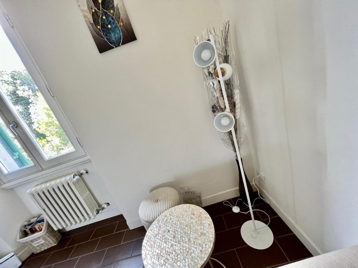 Relax & Design A Pochi Passi Dalla Stazione Флоренция Экстерьер фото